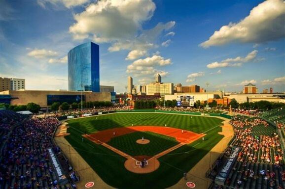 Free Parking! Downtown King Suite Lucas Oil- Conv Center Skywalk#1 Indianapolis Buitenkant foto