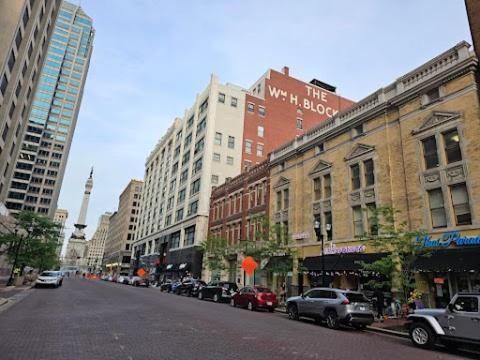 Free Parking! Downtown King Suite Lucas Oil- Conv Center Skywalk#1 Indianapolis Buitenkant foto