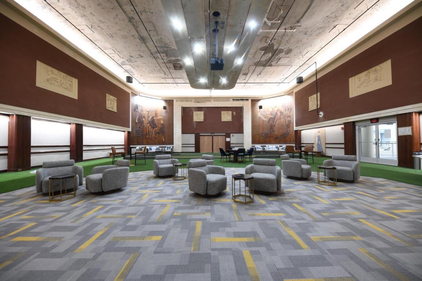 Free Parking! Downtown King Suite Lucas Oil- Conv Center Skywalk#1 Indianapolis Buitenkant foto