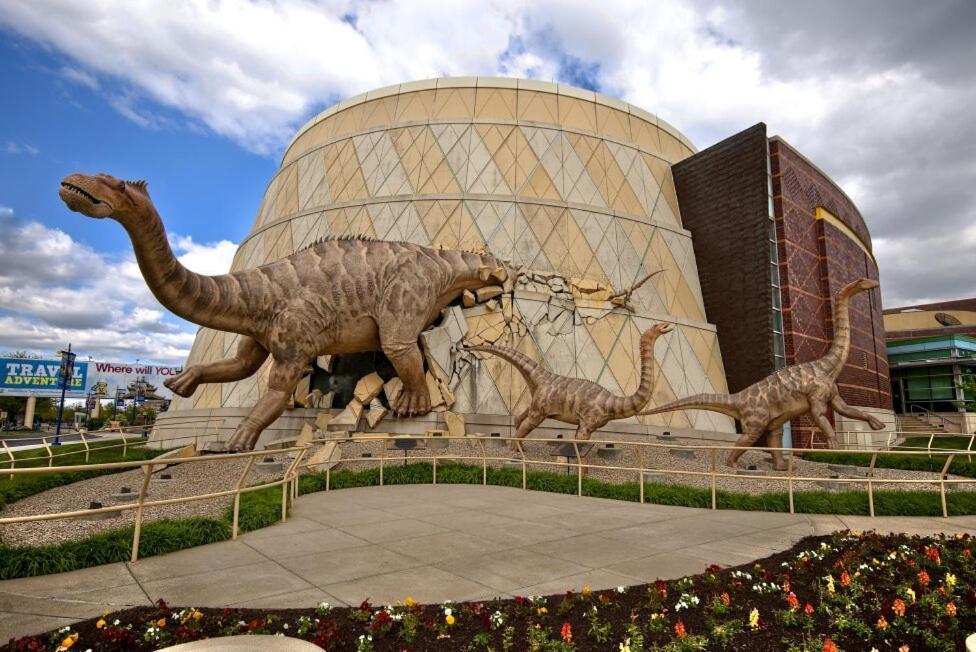 Free Parking! Downtown King Suite Lucas Oil- Conv Center Skywalk#1 Indianapolis Buitenkant foto